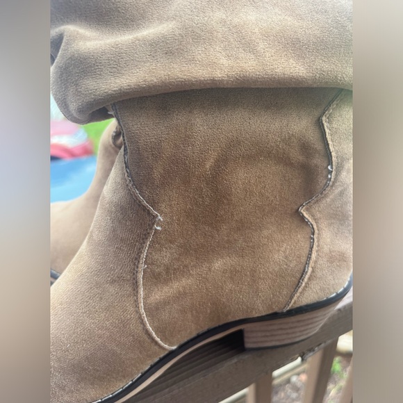 Knee high boots with heels! - Picture 11 of 13